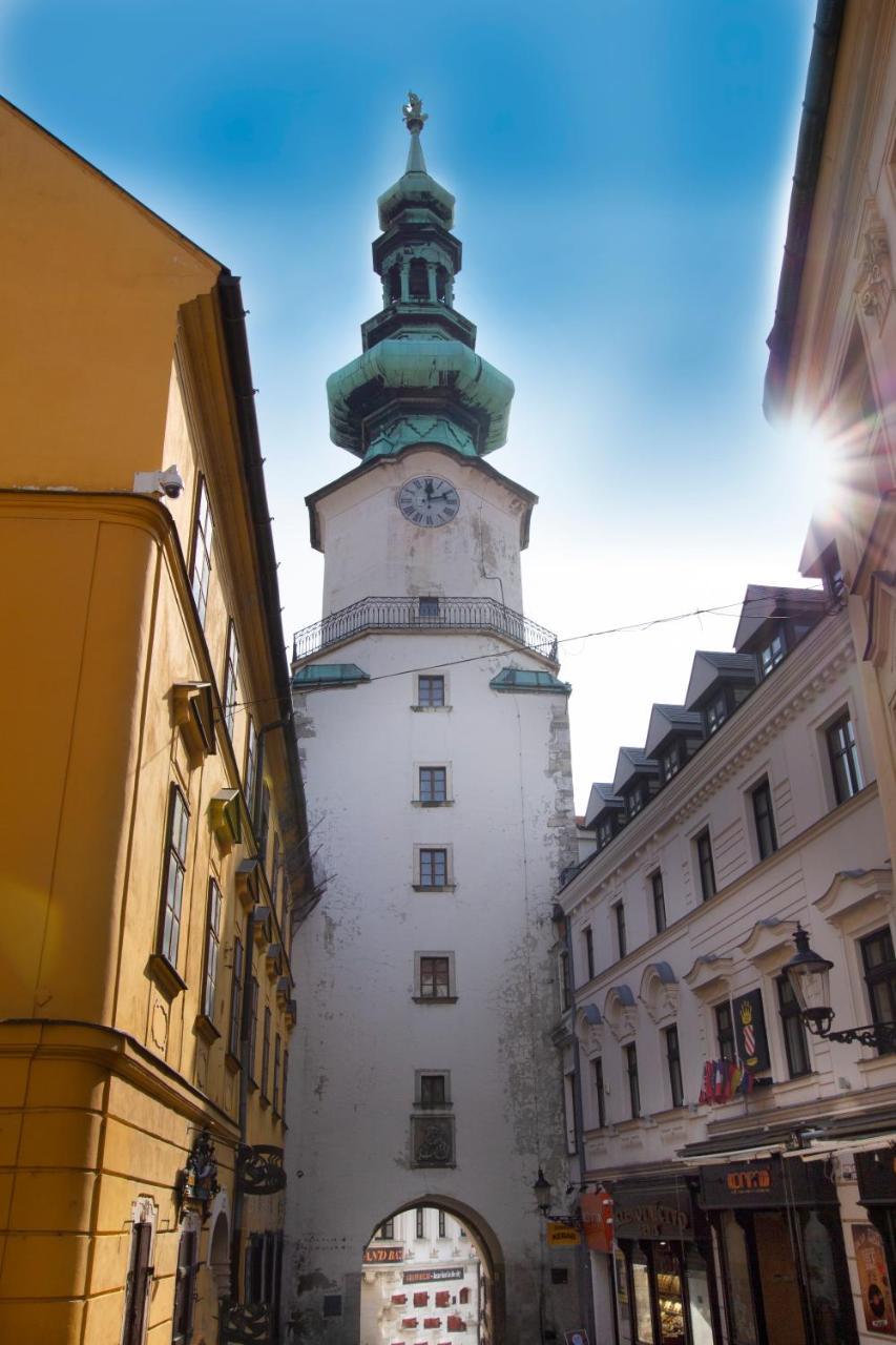 Safestay Bratislava Presidential Palace Ngoại thất bức ảnh